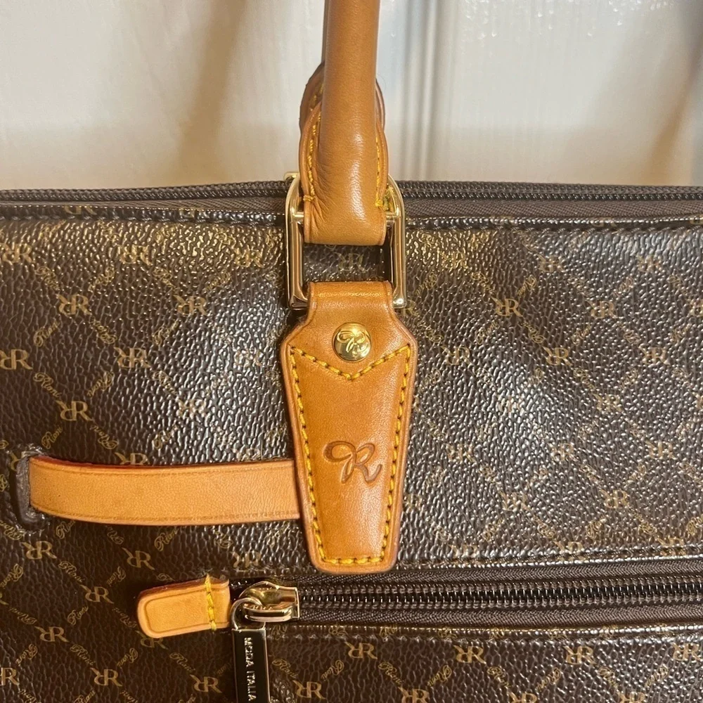 RIONI ITALIA PRINCESS SATCHEL. 14” x 5.3” x 9”. - Picture 11 of 15